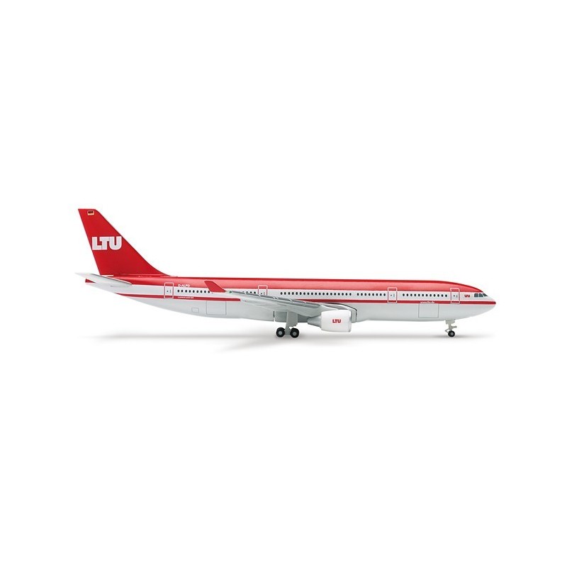 Model samolotu Airbus A330-200, skala 1:500, Herpa. Czerwony i biały, malowanie LTU.
