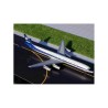 Model samolotu DC-8-61, skala 1:400, GeminiJets. Malowanie linii ONA biało-granatowe.