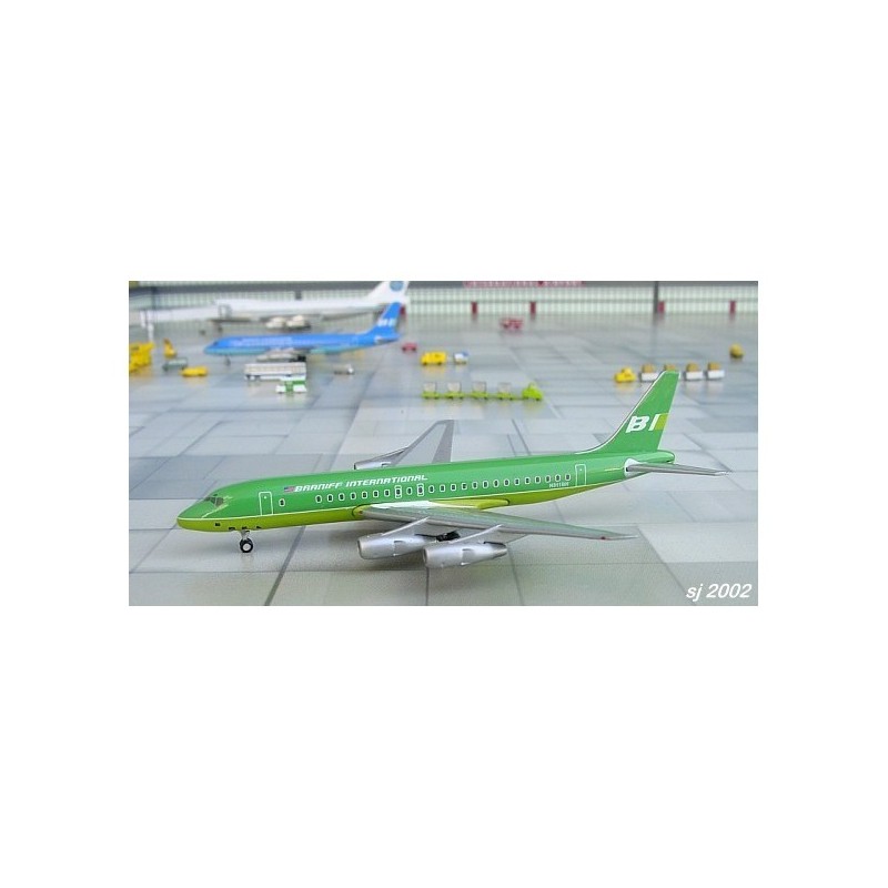 Model DC-8-50 Braniff International, zielony, skala 1:200.