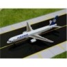 Model redukcyjny Boeing 757-200 Finnair, skala 1:500, StarJets. Biały kadłub, niebieski ogon i napis Finnair.