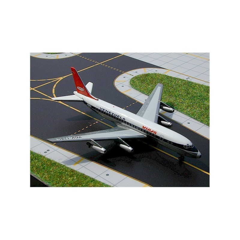 Model samolotu GeminiJets DC-8-32 1-400 marki GeminiJets GJVIA251