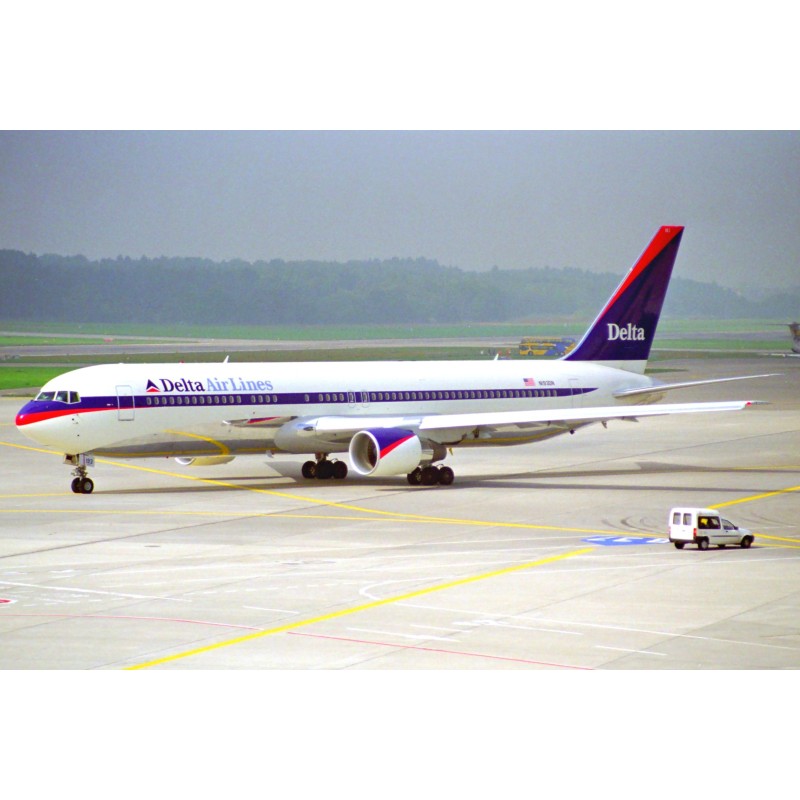 Model samolotu Boeing 767-300 Delta Airlines marki GeminiJets GJDAL446