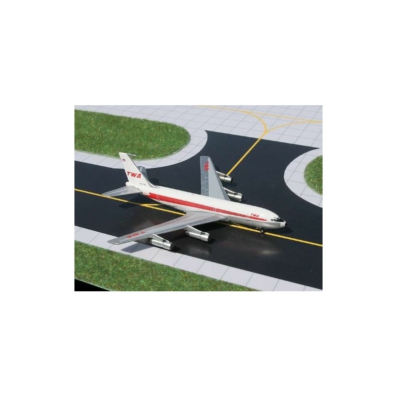 Model redukcyjny Boeing 720B TWA, skala 1/400, GeminiJets. Malowanie TWA, rejestracja N793TW.