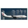 Model redukcyjny Boeing 747-300, skala 1:400, Dragonair Cargo, białe malowanie z czerwonymi detalami.