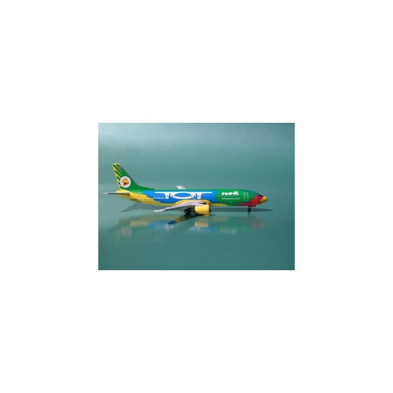 Model redukcyjny Boeing 737-400 Nok Airways "TOT", skala 1:400, Gemini Jets. Zielono-niebieski kadłub z logo "TOT".