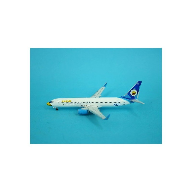 Model Boeing 737-800 Nok Air, skala 1/400, detalistycznie wykonany z rejestracją G-XLAI.