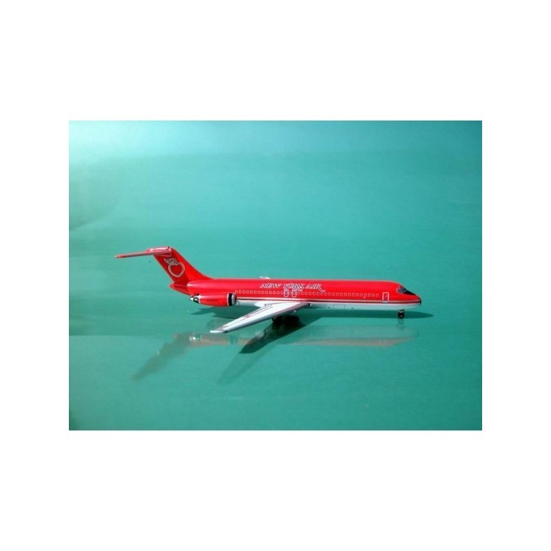 McDonnell Douglas DC-9-30 New York Air, skala 1/400, czerwony kadłub z białymi detalami.