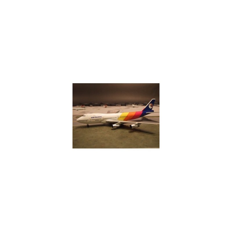 Model samolotu Boeing 747-200 Air Pacific (1/400) marki Herpa HE000000