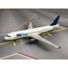 Airbus A320-200, skala 1:400, Phoenix. Biały kadłub, malowanie HiFly, ciemnoniebieski ogon z gwiazdami.
