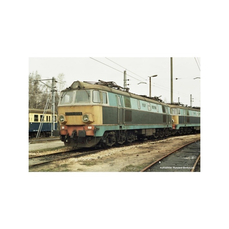 Model lokomotywy Elektrowóz towarowy ET22 (PIKO 96331) marki PIKO P96331