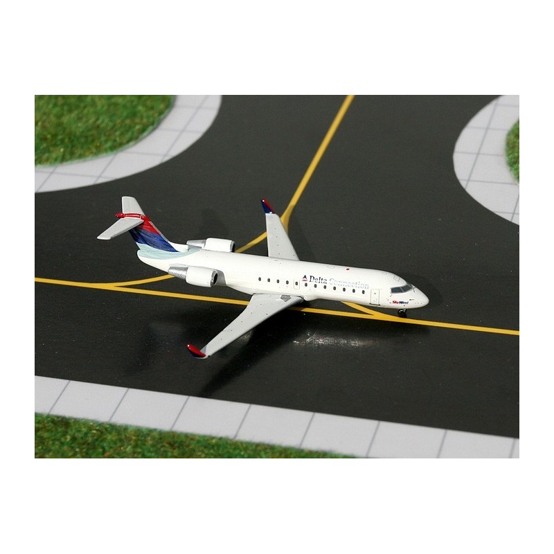Model samolotu CRJ200 BOMBARDIER w skali 1:400, GeminiJets, malowanie Delta Connection.