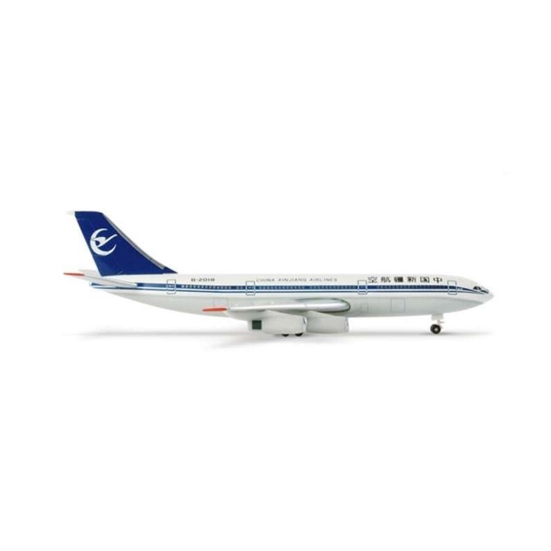 Model samolotu Ilyushin IL-86, skala 1:500, Herpa. Malowanie China XinJiang Airlines.
