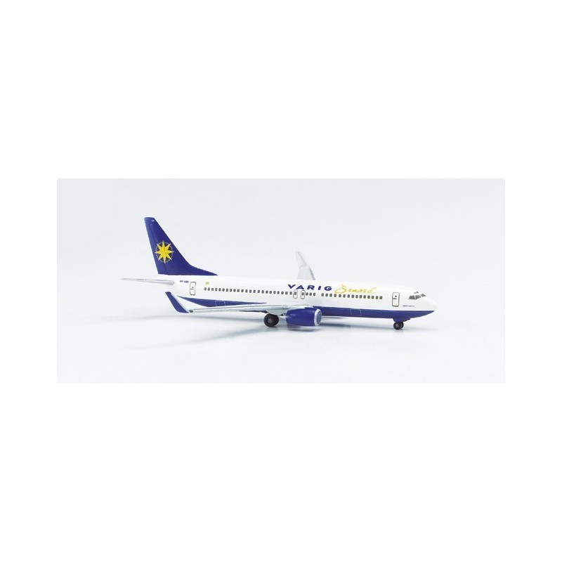 Model samolotu Varig Boeing 737-800, skala 1:500, HERPA. Biały kadłub z niebieskim ogonem i logo.