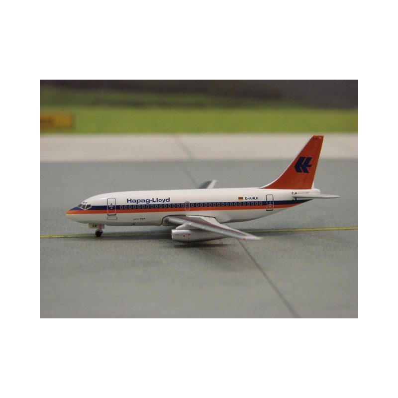Model redukcyjny Boeing 737-200, skala 1:500, Inflight 500. Malowanie Hapag-Lloyd, detale premium.