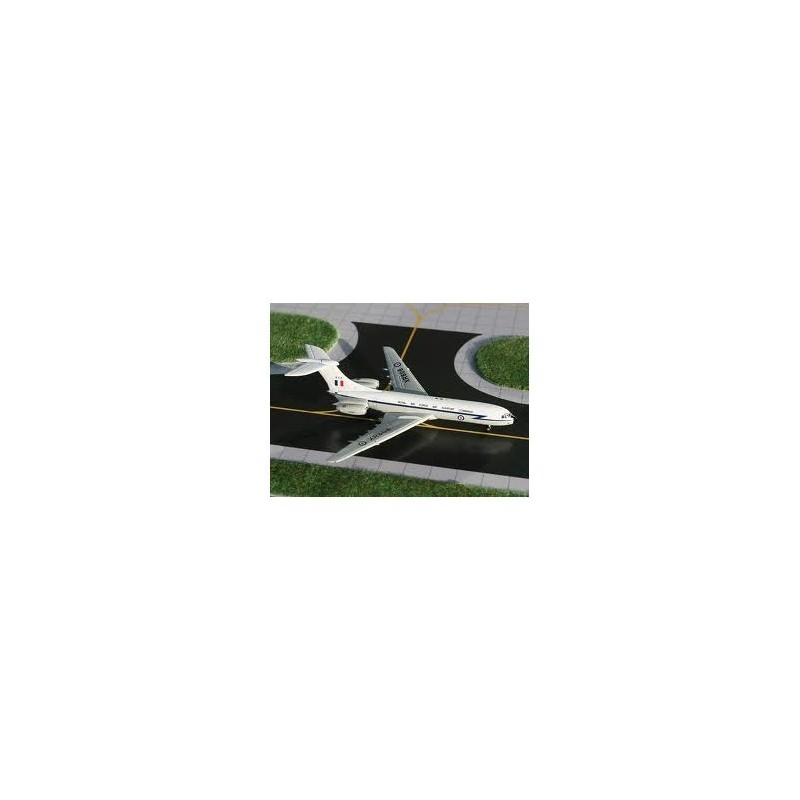Model samolotu Vickers Standard VC-10 marki GeminiJets GMRAF035