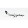 Model redukcyjny Boeing 737-400 Alaska Airlines, skala 1:400, HERPA. Biały kadłub z niebieskim malowaniem i logo.