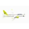 Model samolotu airBaltic Airbus A220-300 "100th A220" marki Herpa HE535328