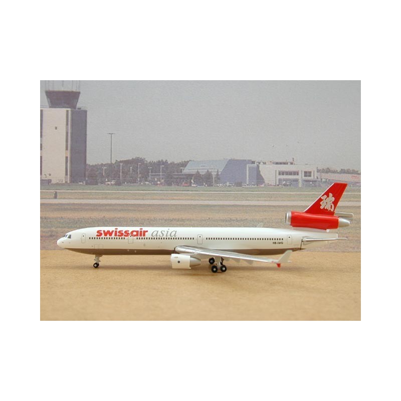 McDonnell Douglas MD-11 Swissair Asia, skala 1:400. Biały kadłub, czerwony ogon z logo, malowanie linii Swissair Asia.