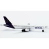 Model redukcyjny Boeing 757-200, skala 1:500, HERPA. Biały kadłub, ciemnoniebieski ogon, logo Royal.