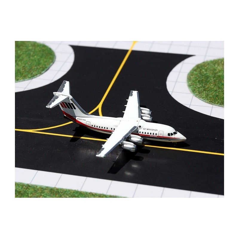 Model samolotu BAe 146, skala 1:400, GeminiJets. Biały kadłub, czerwono-biało-czarne elementy.