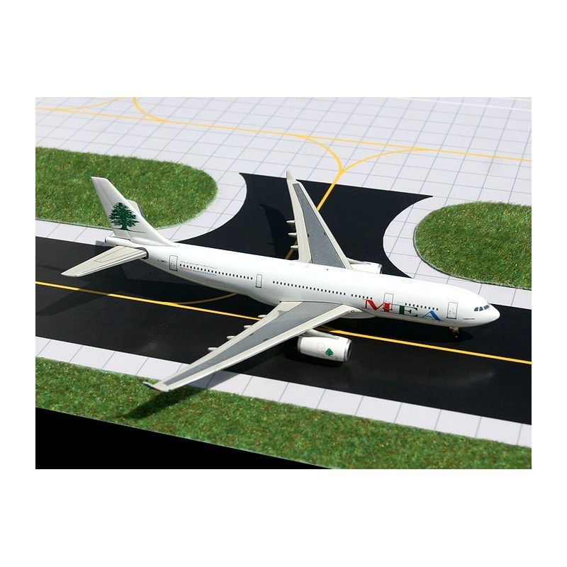 Model redukcyjny Airbus A330, skala 1:400, GeminiJets. Malowanie MEA.