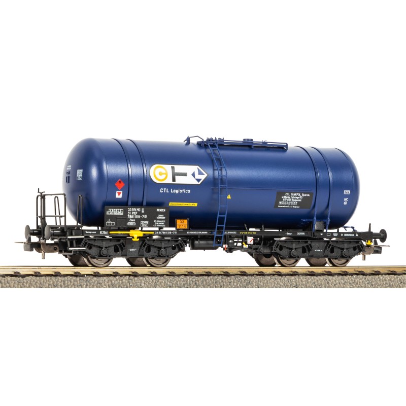 PIKO 58462 H0, wagon-cysterna 406Ra CTL, granatowe malowanie CTL Logistics, czarne podwozie, żółte detale.