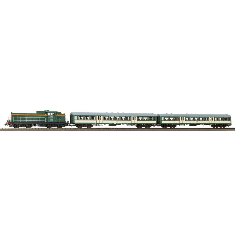 PIKO 57034 H0, zestaw PKP SP42 z dwoma wagonami pasażerskimi, zielone malowanie z kremowymi pasami, Epoka V.