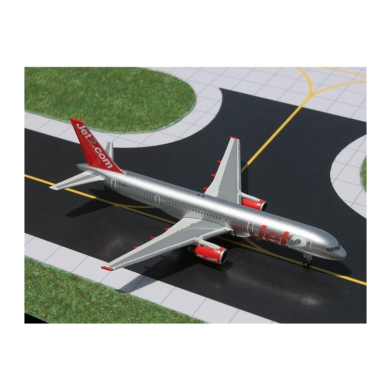 Model samolotu Boeing 757-200, skala 1:400, GeminiJets. Malowanie Jet.com, czerwono-srebrne.