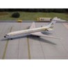 Model BAC Super VC10, skala 1:500, East African Airways, biały kadłub z kolorowymi pasami.