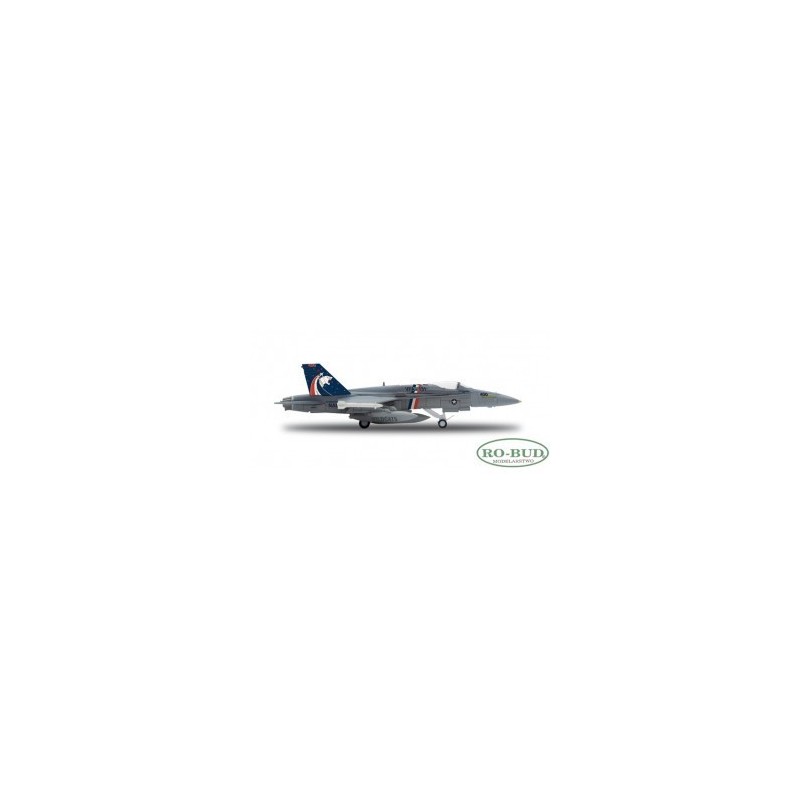 Model VFA-131 McDonnell Douglas F/A-18C Hornet "Wildcats", skala 1:72, HERPA. Szary z niebieskim ogonem i białym kotem.