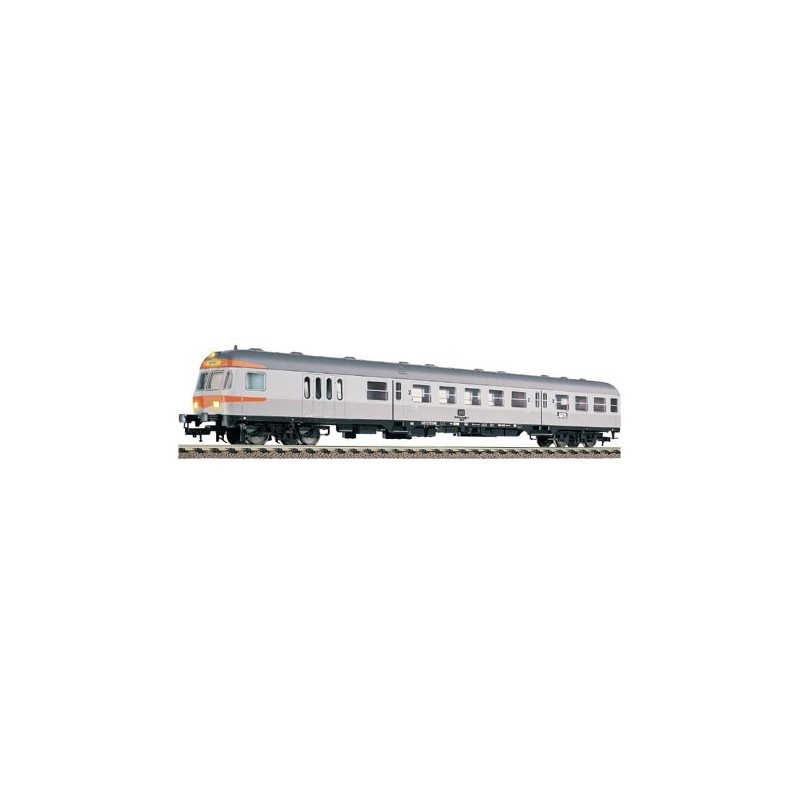 Wagon osobowy FLA65640, skala 1:87, srebrno-pomarańczowy, liczne detale.