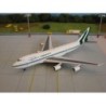 Model redukcyjny Boeing 747-200 Nigeria Airways, skala 1:500, metalowy. Białe malowanie z zielonymi akcentami i logo linii lotni