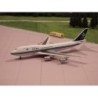 Model redukcyjny Boeing 747-300, skala 1:500, INFLIGHT-500. Malowanie Saudia, białe kadłub z zielono-niebieskim paskiem.