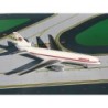 McDonnell Douglas DC-10, skala 1:400, Iberia, biały kadłub z czerwonym paskiem i logo.