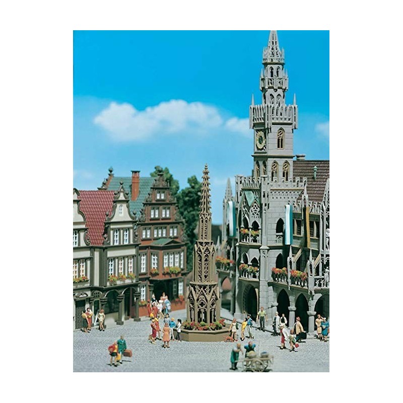 Studnia miejska, skala 1:87, szczegółowy model z licznymi detalami.