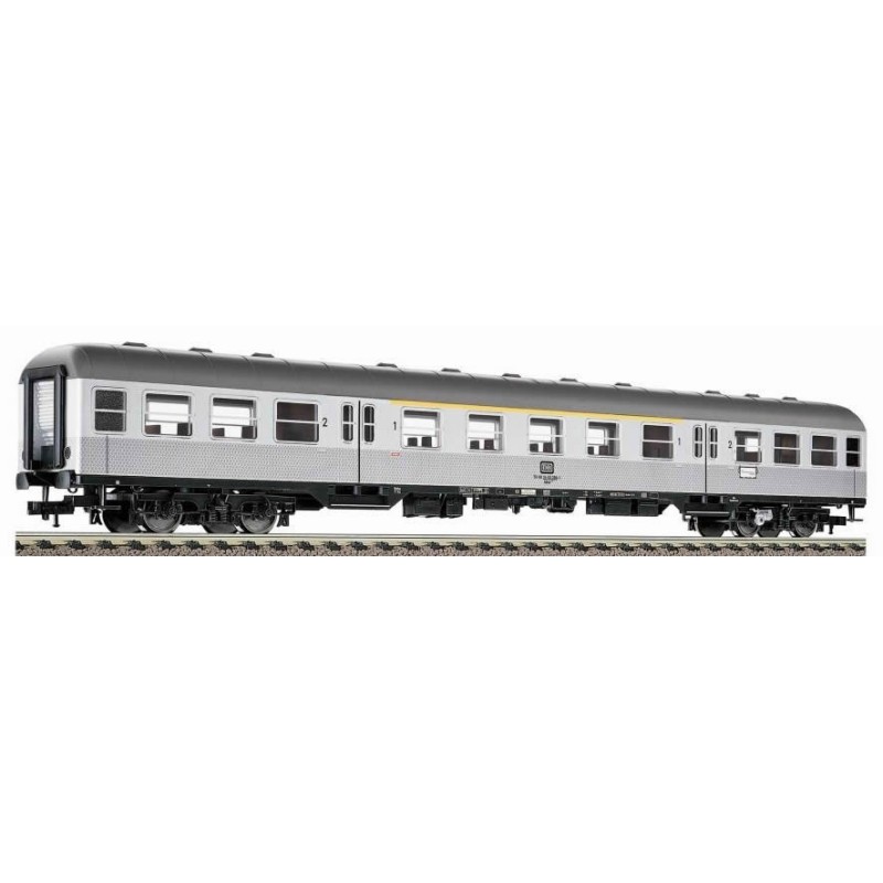 Model redukcyjny wagonu osobowego FLA5641, skala 1:87, srebrny z żółtym paskiem.
