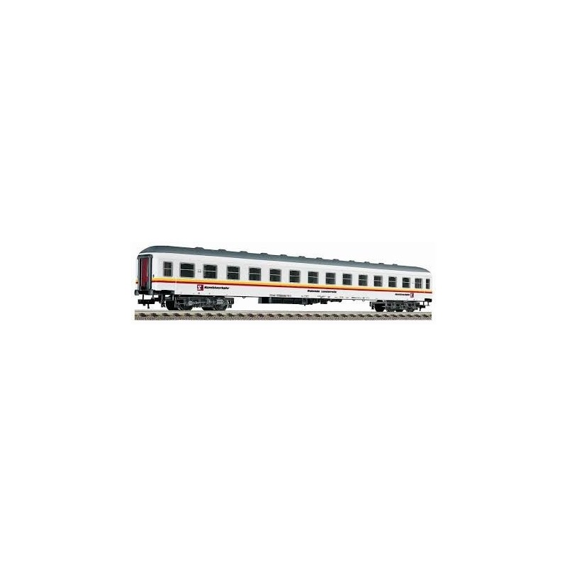 Model redukcyjny wagonu osobowego, skala 1:87, FLA5269. Biały z czerwono-żółtą linią.