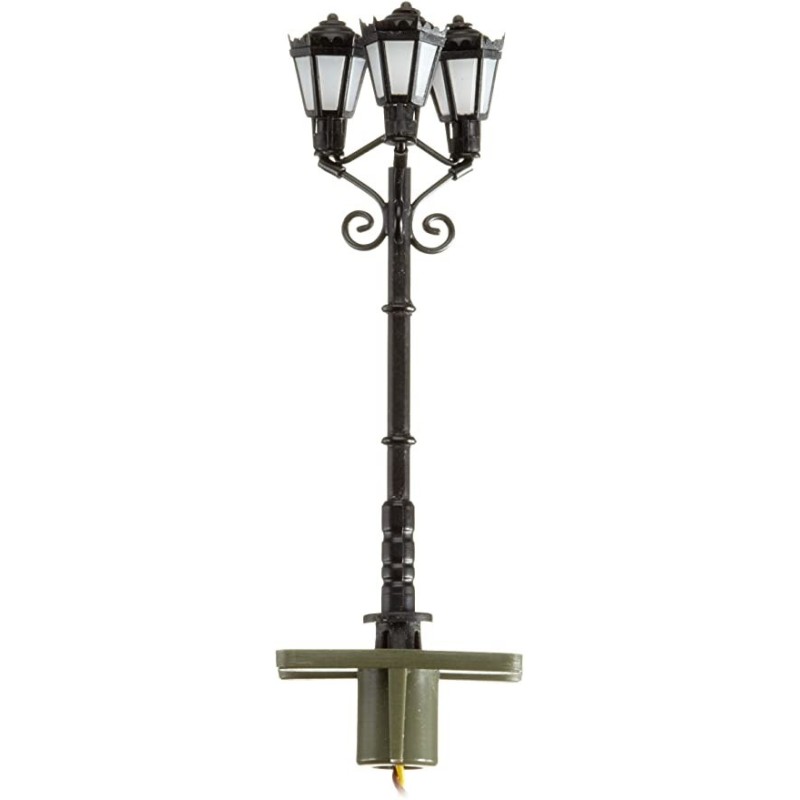 Lampa 3-ramienna, model redukcyjny, metalowa, z detalami.