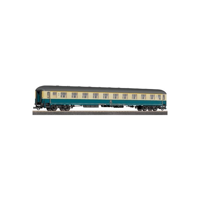 Wagon osobowy ROCO 44747, skala H0, zielono-beżowy.