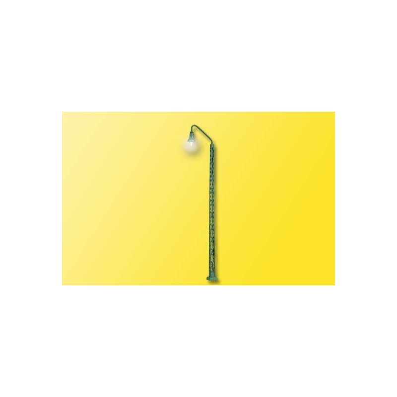 Lampa kratowa z wysięgnikiem, model redukcyjny, zielona, z żarówką.