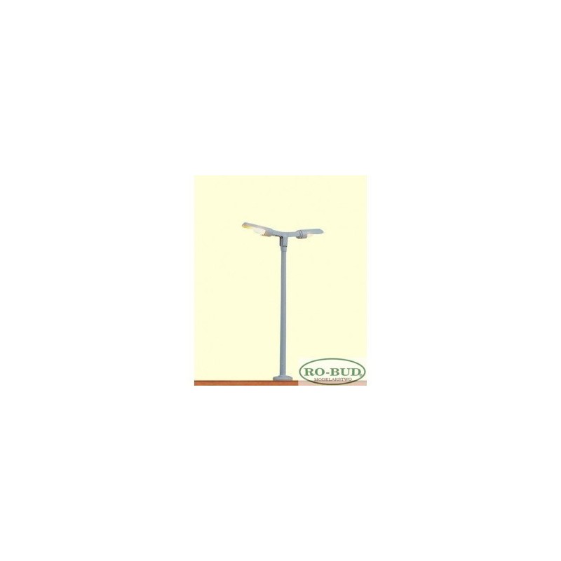 Lampa podwójna peronowa, skala 1/160N, Ro-Bud, szara, z detalami.