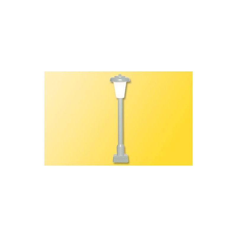Lampa uliczna LED, skala 1:87, model redukcyjny, szara z białym kloszem.