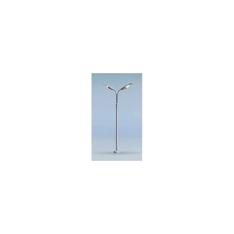 Lampa uliczna, skala 1:1, wykonana z żywicy.