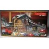 Model redukcyjny fabryki w ogniu, skala 1:87, Vollmer. Czerwony wóz strażacki, dym, ludzie.