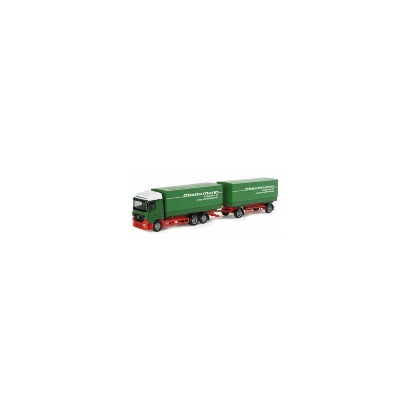 Mercedes-Benz Actros LH "Ottensmann" w skali 1:87, HERPA, zielone naczepy, czerwone podwozie.