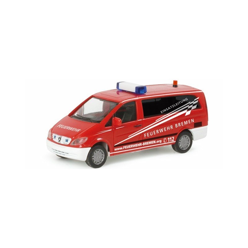 Mercedes-Benz Vito straży pożarnej Bremen, skala 1:87, HERPA, czerwony z białymi detalami.