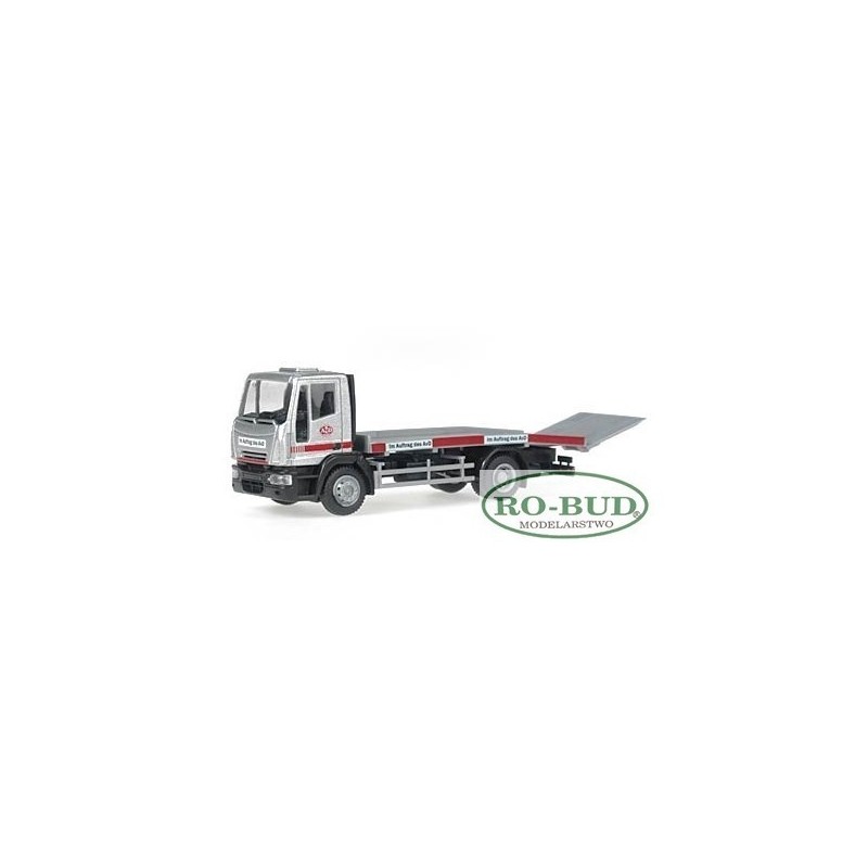 IVECO Eurocargo, skala 1:87, RO-BUD. Szary samochód z czerwonymi paskami, platforma.