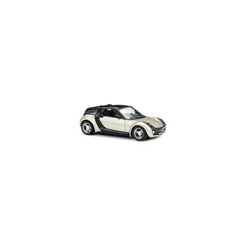 Model Smart Roadster, skala 1:87, srebrny z czarnymi akcentami.