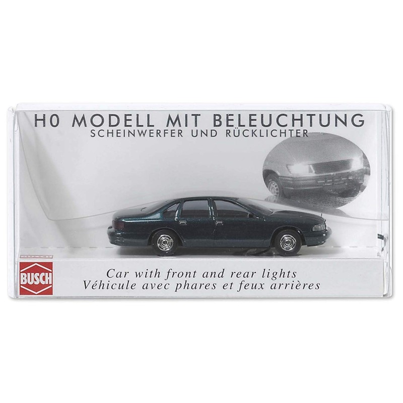 Model redukcyjny Chevrolet Caprice, skala 1:87, Busch. Ciemny zielony samochód.