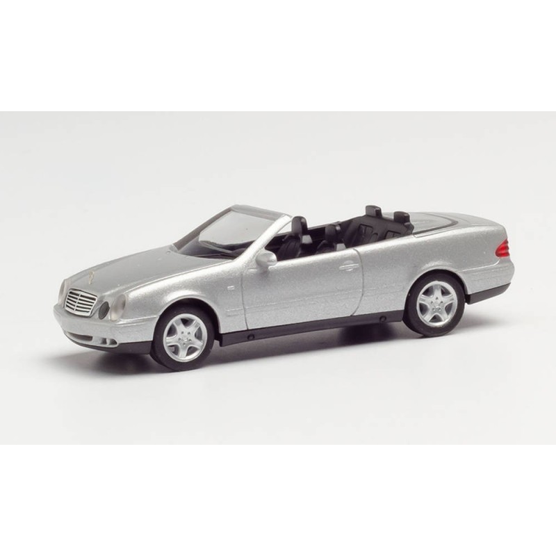 Model redukcyjny Mercedes-Benz CLK CABRIO, skala 1:87, Herpa. Iridiumsrebrny metalik, kabriolet.